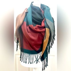 Vintage LORD & TAYLOR Extra Large
40"Wx82"L Wool Wrap Scarf